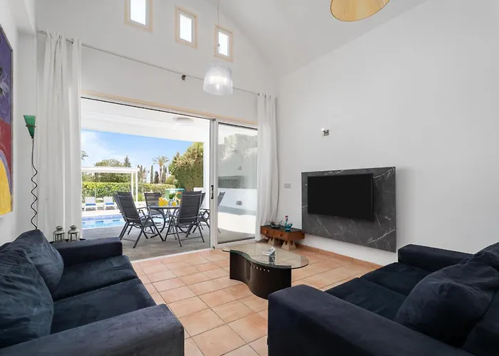 Zina By Ezoria Villa Meneou