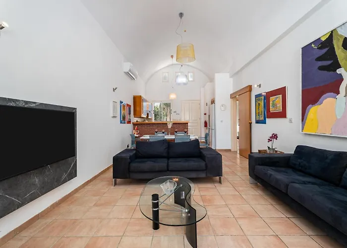 Villa Zina By Ezoria Meneou