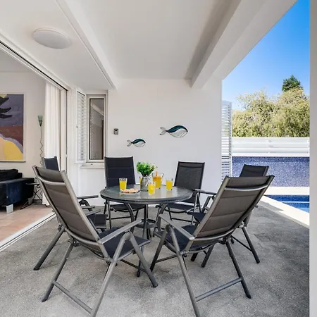 Zina By Ezoria * Meneou